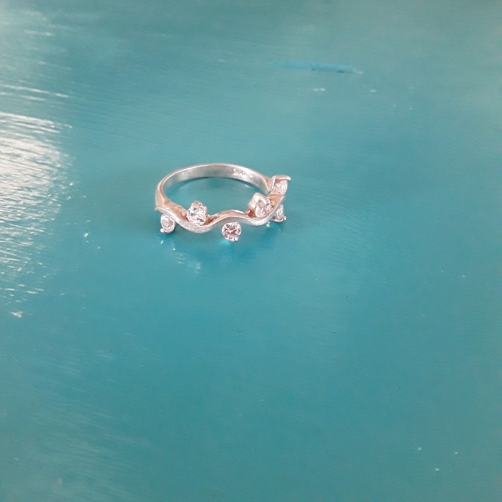 Sterling Silver Ring Wave of CZ's - Picture 8 of 8